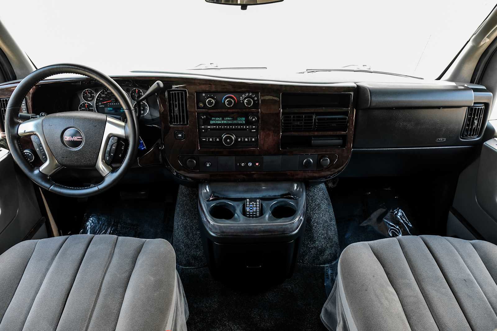 Used 2012 GMC Savana 1500 RWD image 16