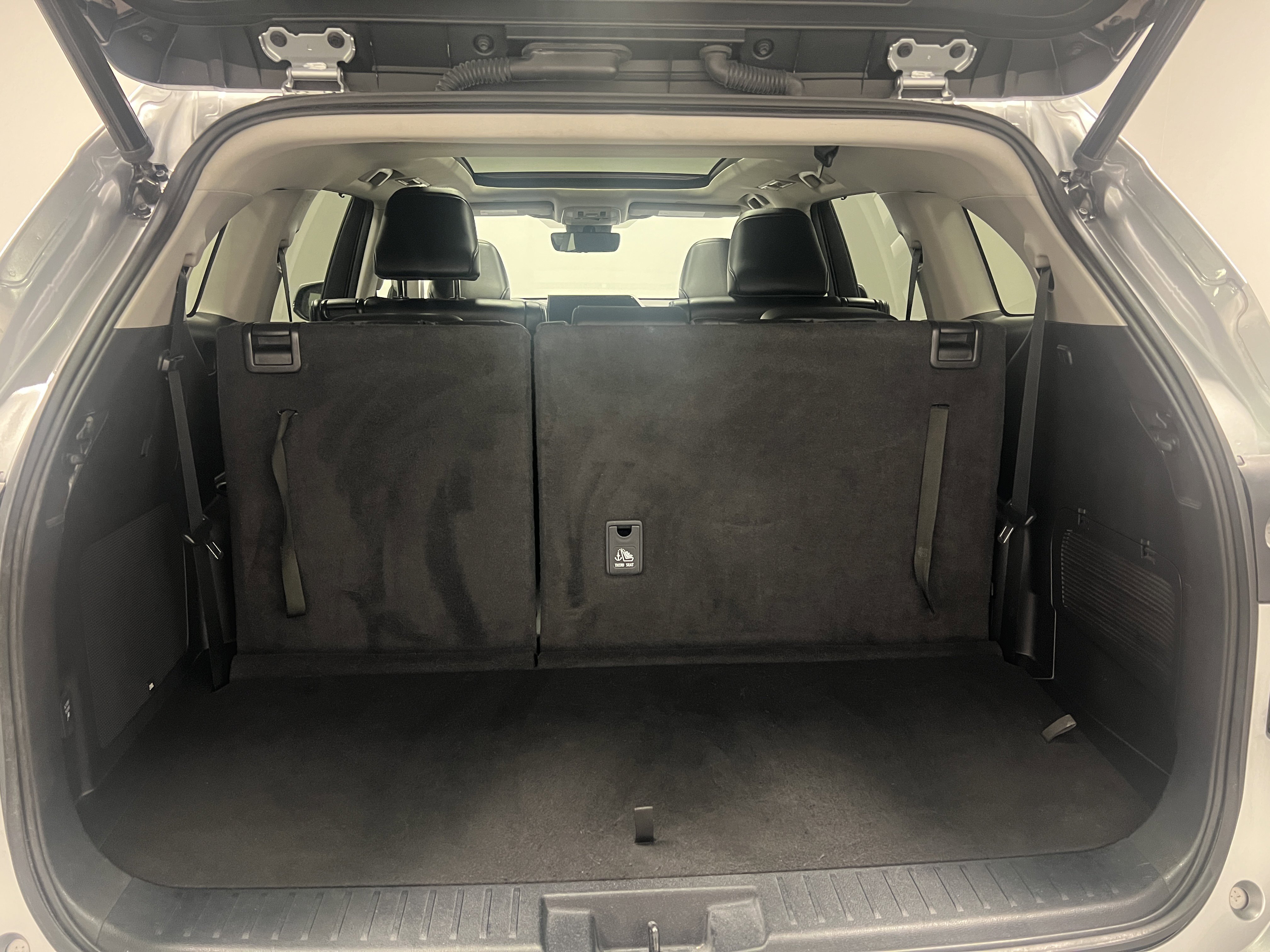 Used 2023 Toyota Highlander Limited image 29