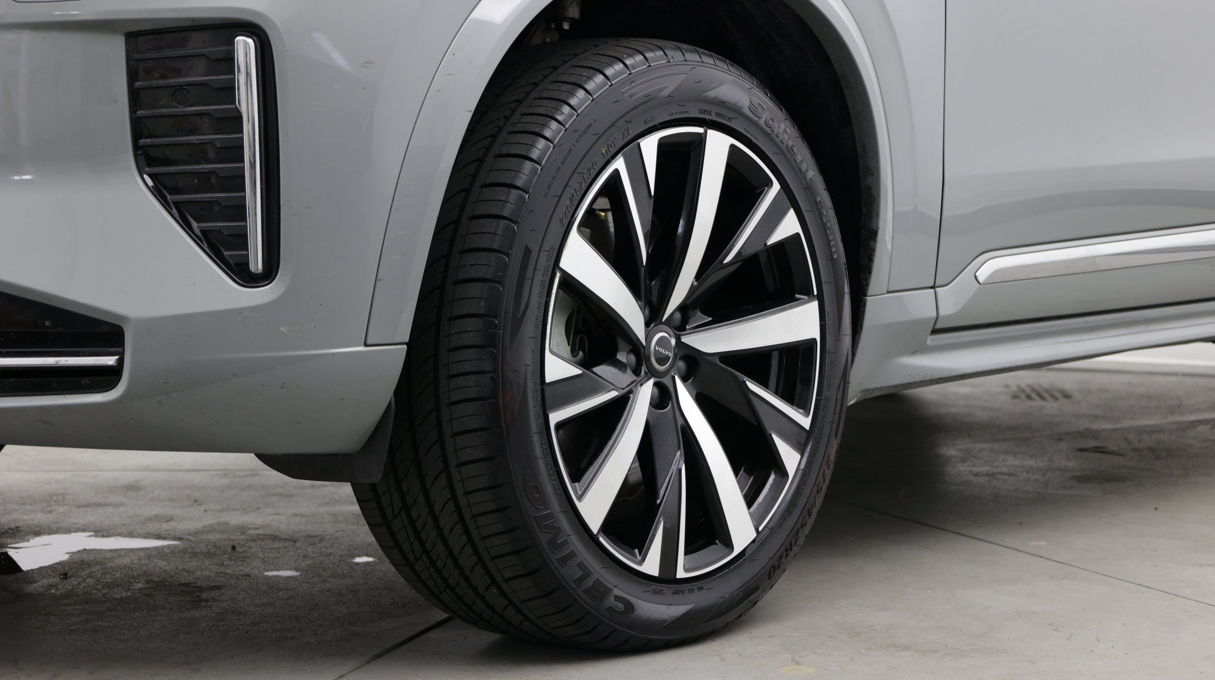 Used 2025 Volvo XC90 B5 Core AWD/4WD image 10