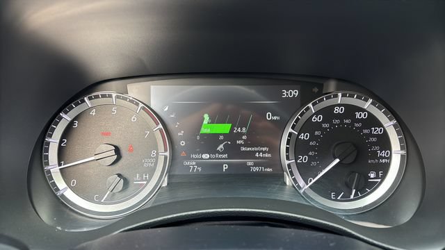 Used 2023 Toyota Highlander XLE FWD image 12