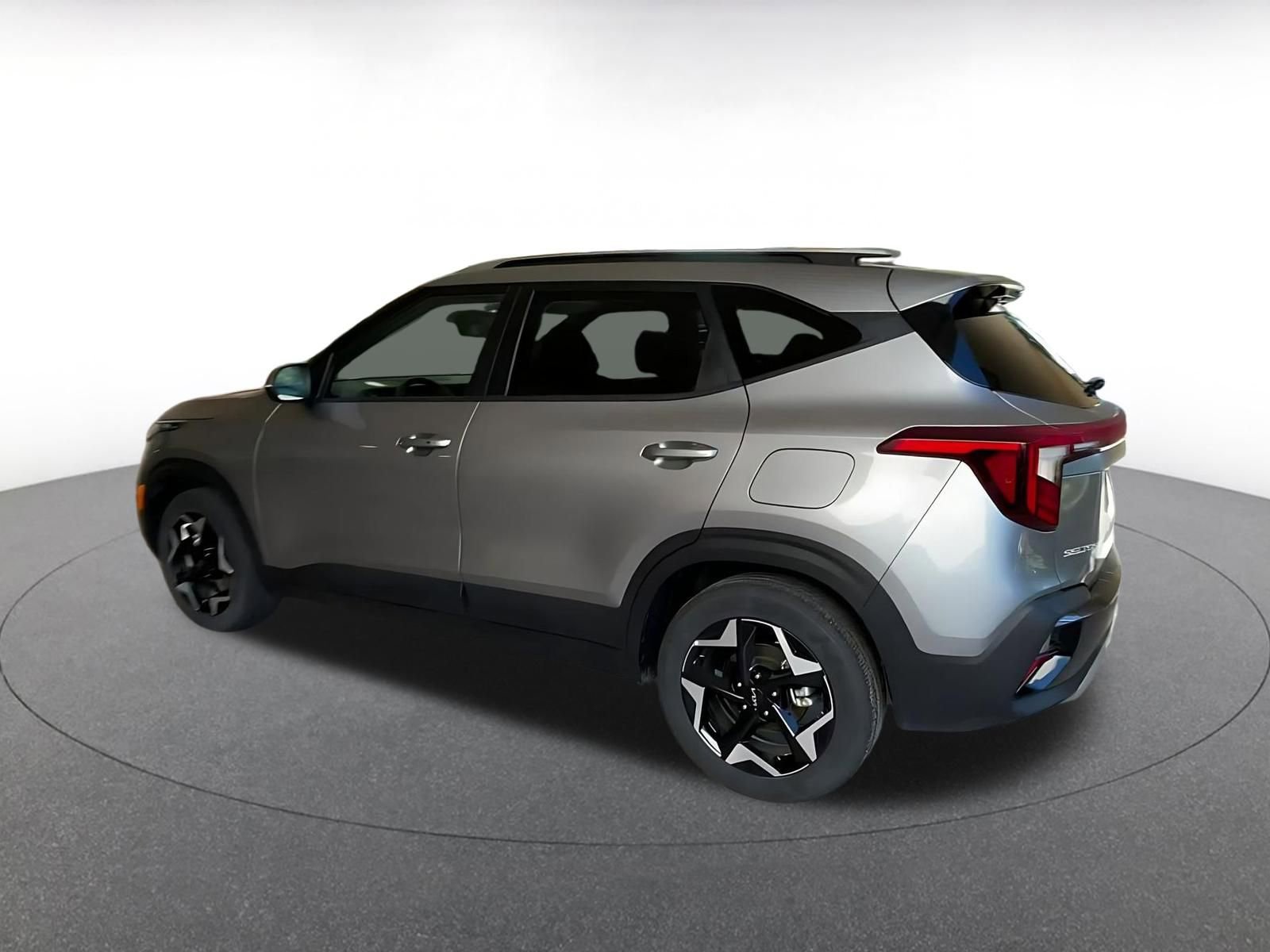 Used 2025 Kia Seltos S FWD image 10