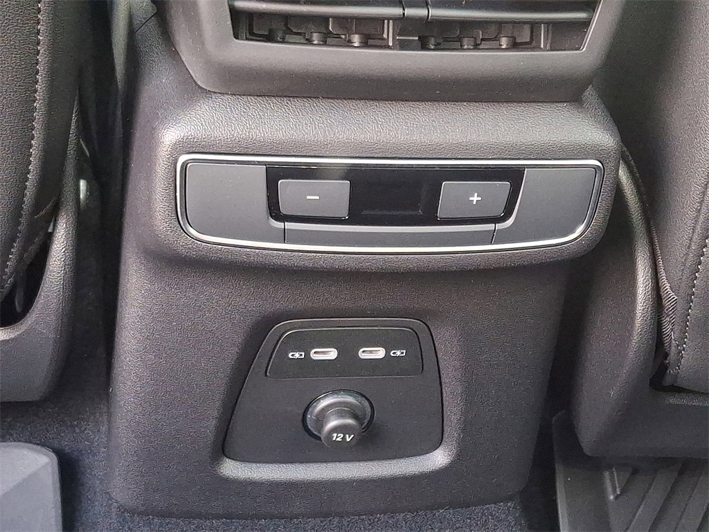 Used 2024 Audi Q4 e-tron Premium Plus image 11