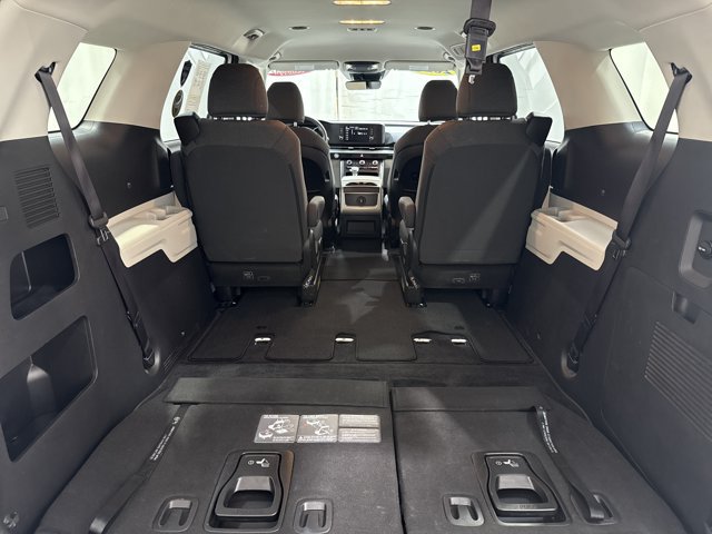 Certified 2023 Kia Carnival LX FWD image 28