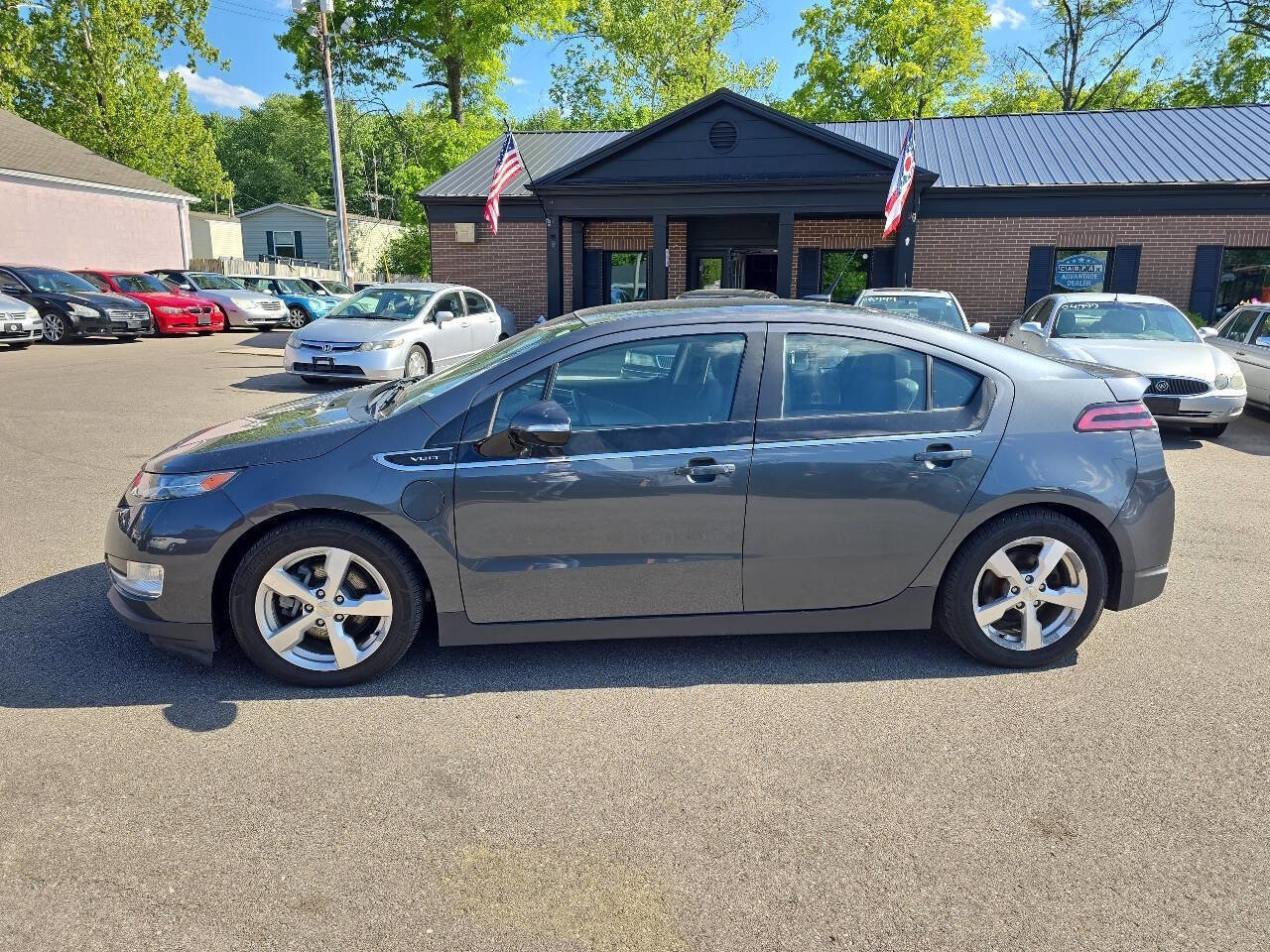Used 2011 Chevrolet Volt Premium w/ Premium Trim Package FWD image 3