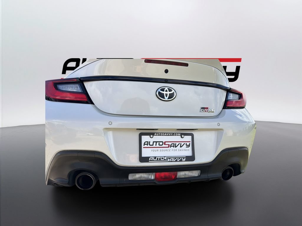 Used 2024 Toyota GR86 Premium RWD image 14