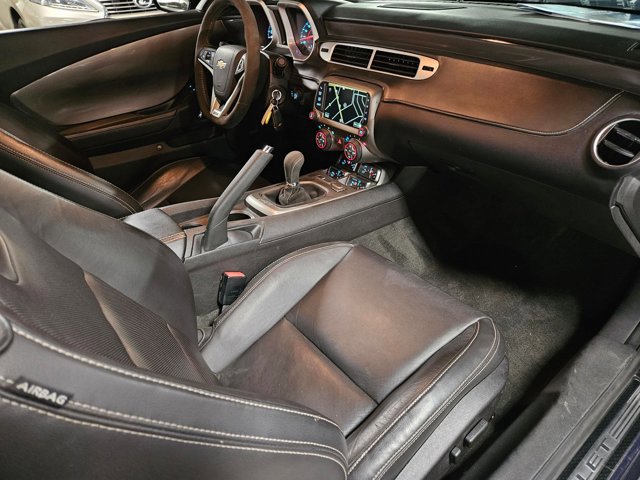 Used 2015 Chevrolet Camaro SS w/ SS Performance Package RWD image 17