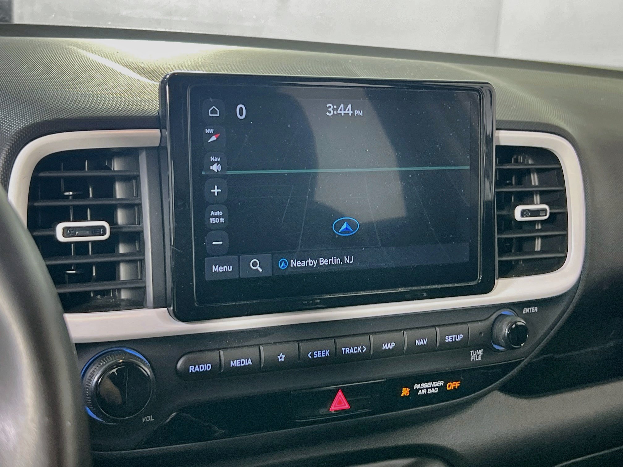 Used 2023 Hyundai Venue Limited FWD image 13