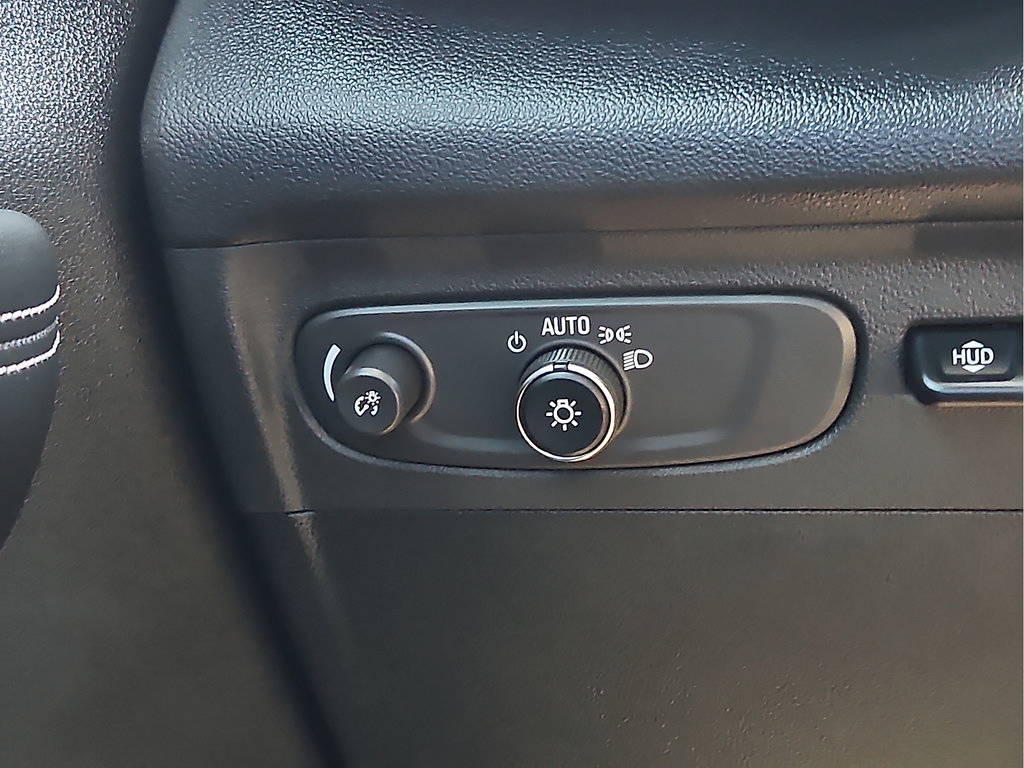 Used 2023 Buick Envision Avenir AWD/4WD image 15
