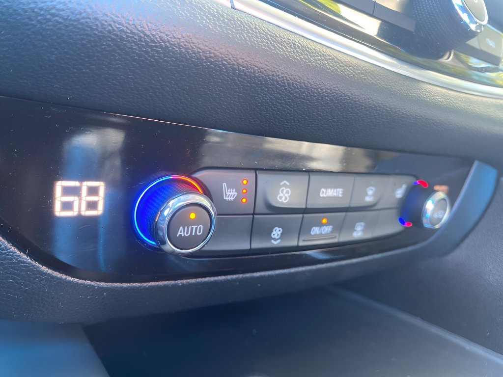 Used 2019 Buick Enclave Essence FWD image 24