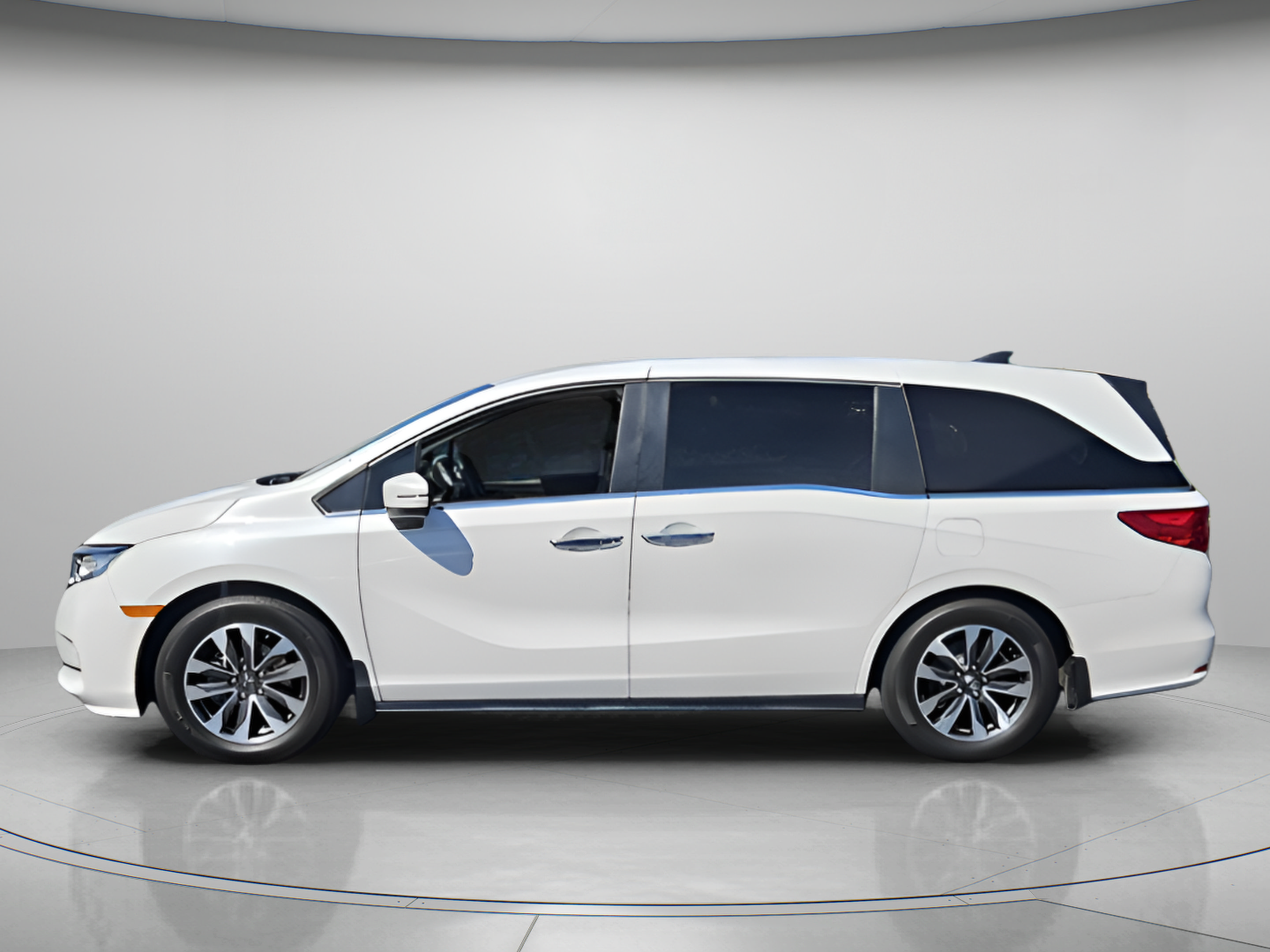 Used 2022 Honda Odyssey EX-L image 2