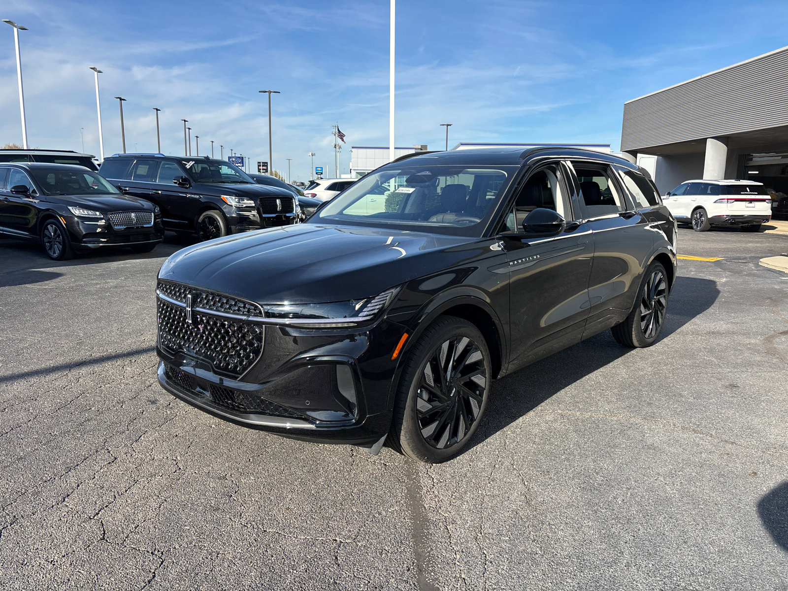 New 2026 Lincoln Nautilus Reserve image 3