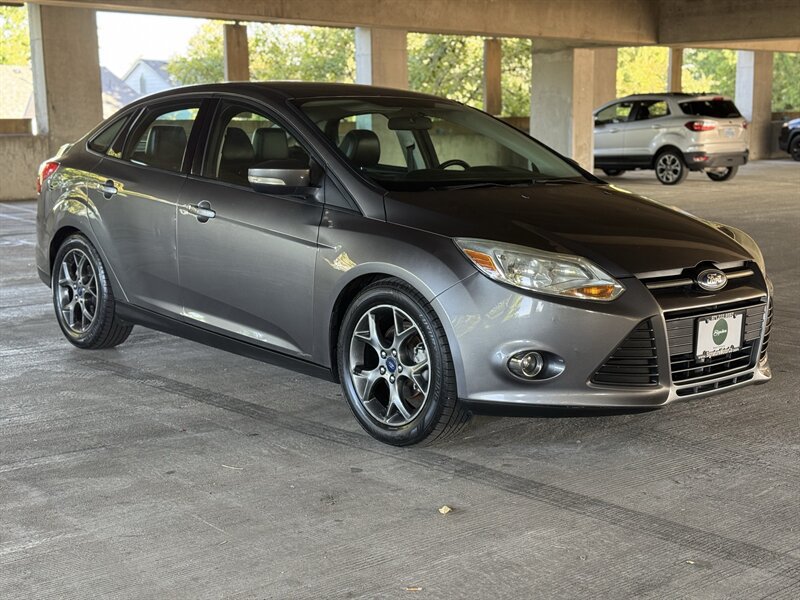 Used 2014 Ford Focus SE w/ Equipment Group 201A FWD image 7
