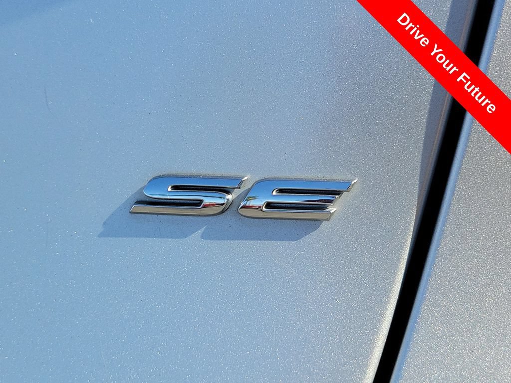 Used 2015 Ford Fusion SE FWD image 28