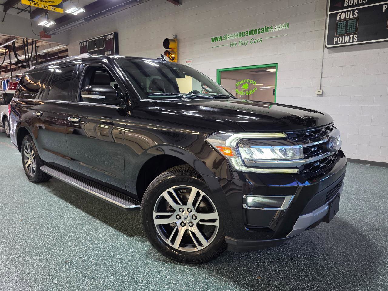 Used 2022 Ford Expedition Max Limited image 14