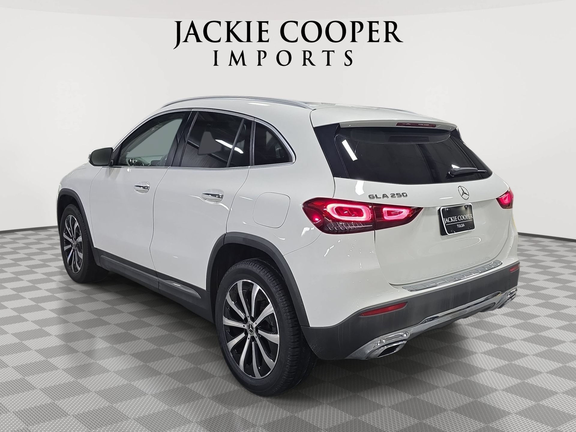 Used 2021 Mercedes-Benz GLA 250 w/ Premium Package image 7