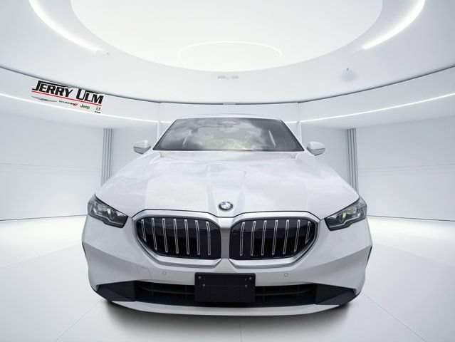 Used 2026 BMW 530i xDrive AWD/4WD image 8