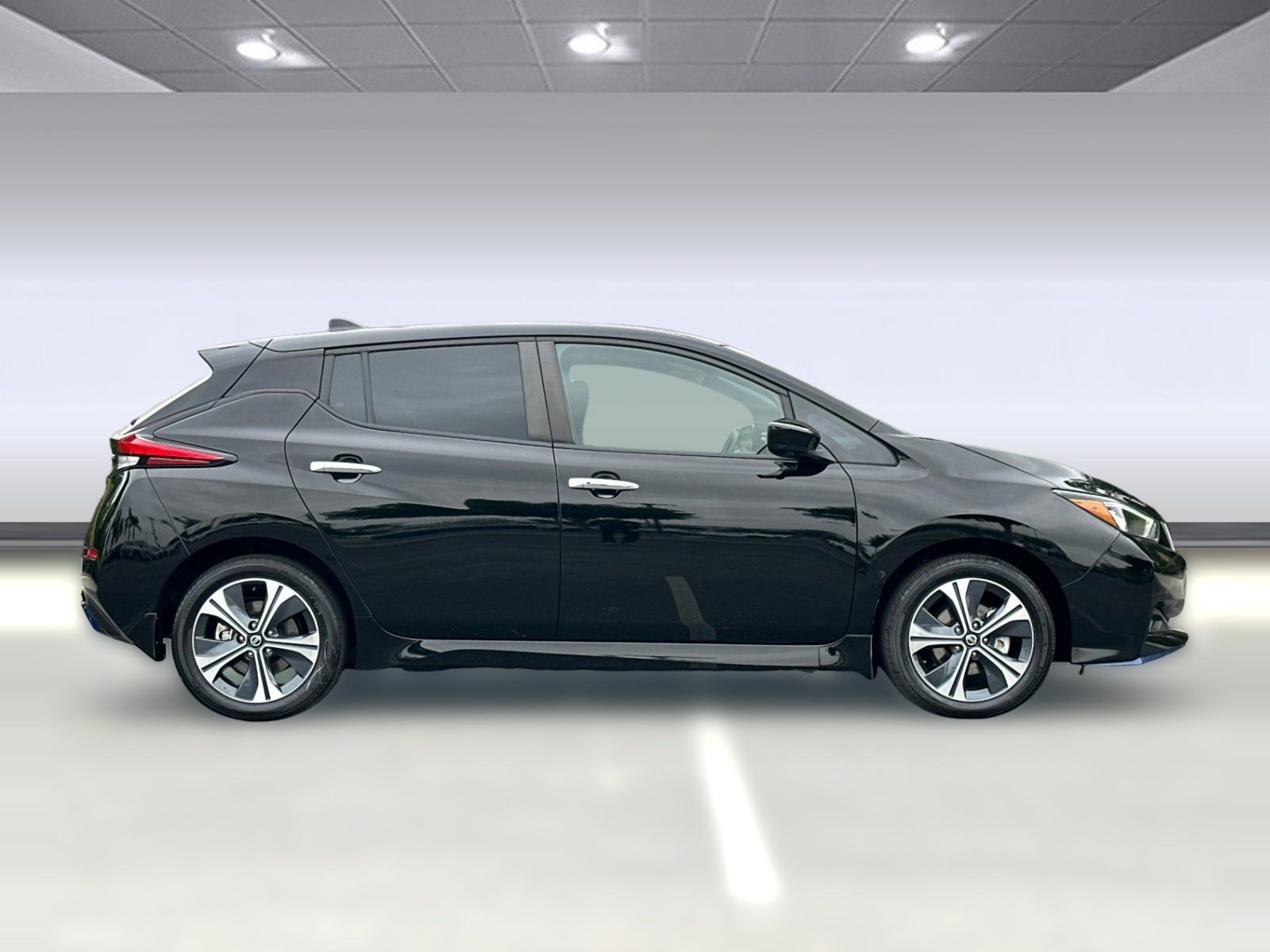 Used 2022 Nissan Leaf SV Plus image 8