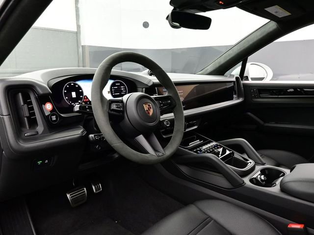 New 2025 Porsche Cayenne GTS AWD/4WD image 4