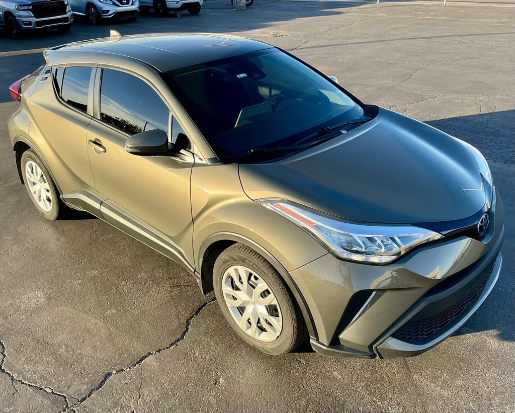 Used 2021 Toyota C-HR LE image 4