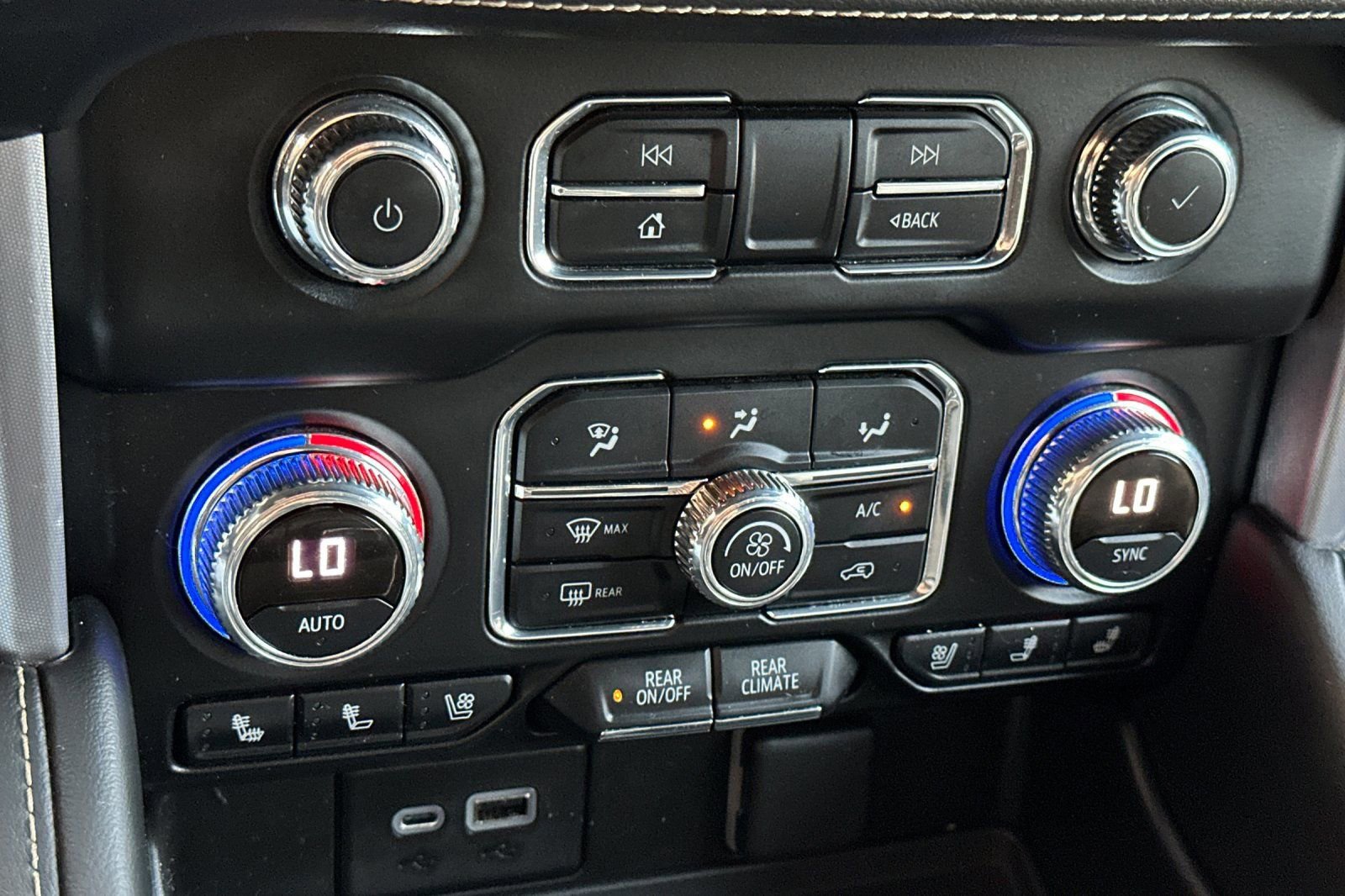 Used 2021 GMC Yukon XL SLT w/ SLT Luxury Package image 22