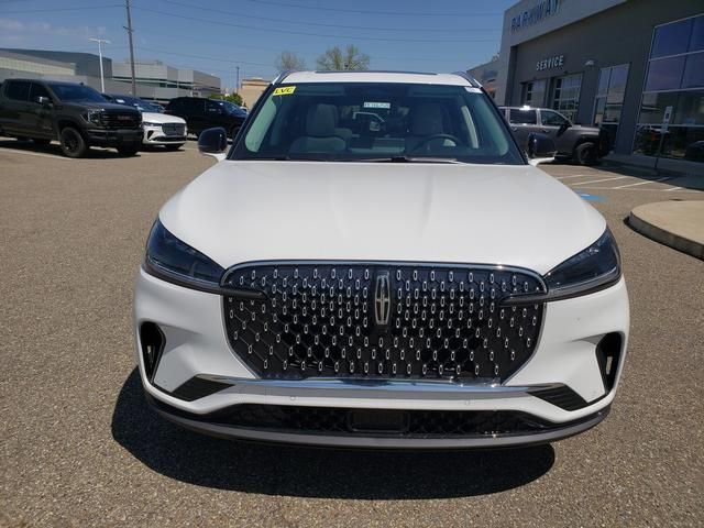 New 2026 Lincoln Aviator AWD image 10