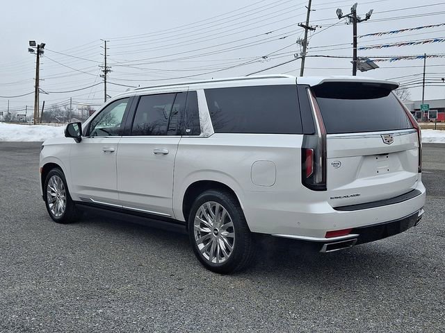 Used 2024 Cadillac Escalade ESV Premium Luxury w/ Performance Package AWD/4WD image 4