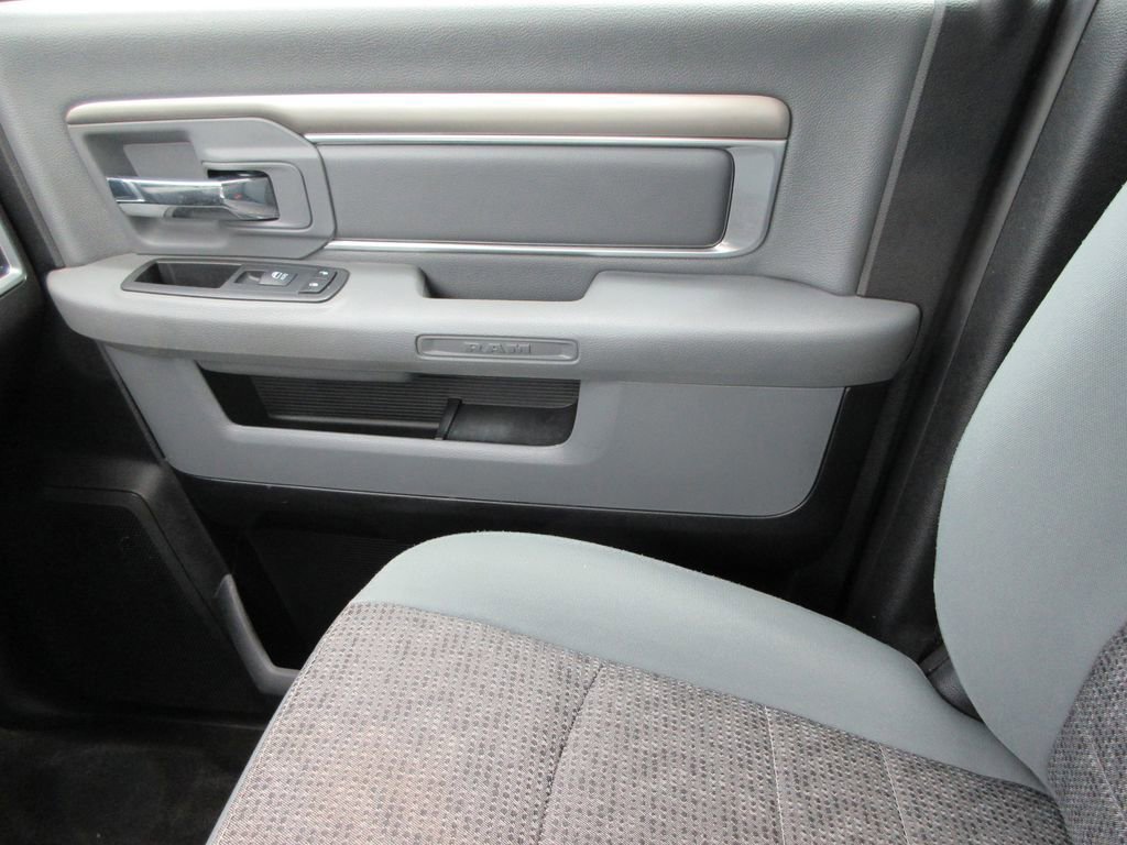 Used 2018 RAM 3500 Big Horn AWD/4WD image 35