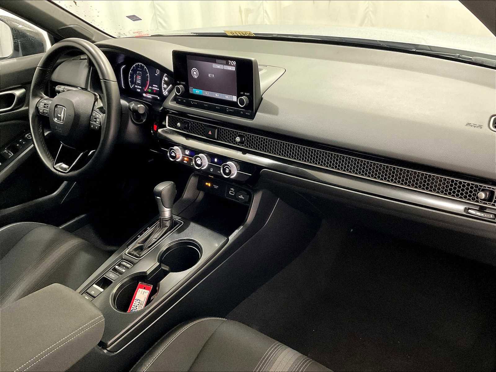 Used 2024 Honda Civic Sport image 14