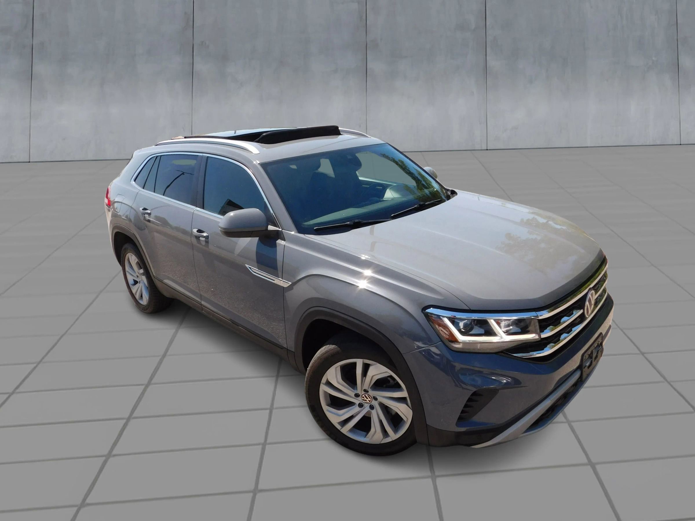Used 2021 Volkswagen Atlas Cross Sport SEL AWD/4WD image 2