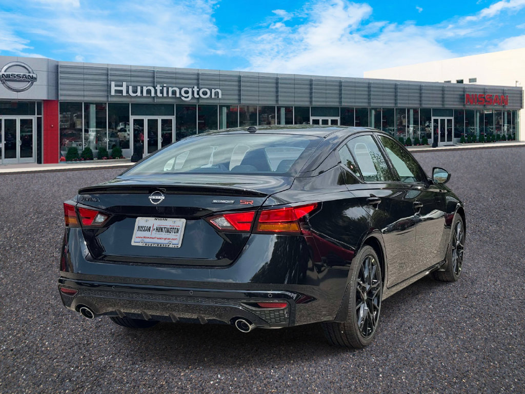 New 2026 Nissan Altima 2.5 SR w/ SR Midnight Edition Package FWD image 4