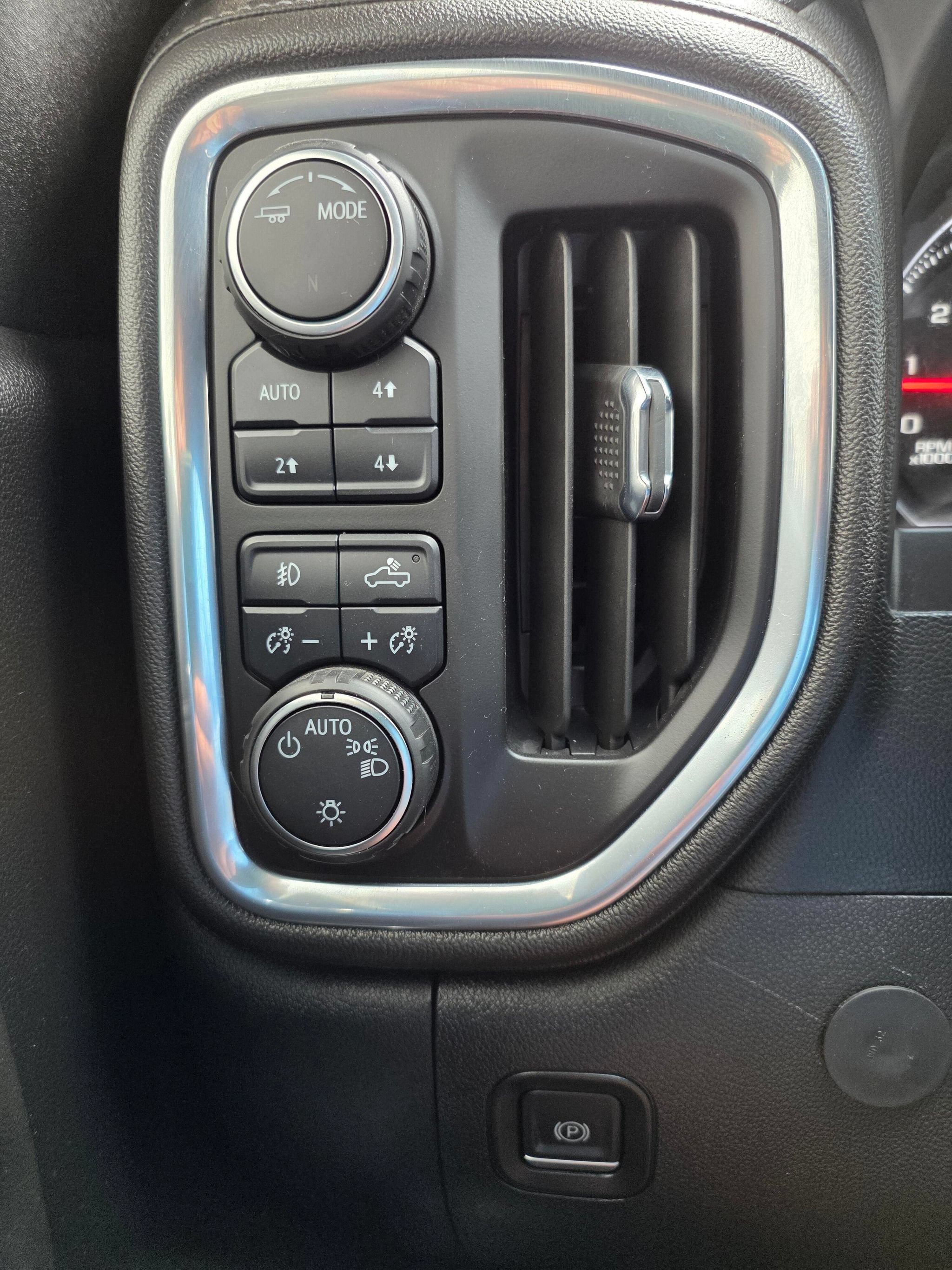 Used 2022 Chevrolet Silverado 1500 LT Trail Boss w/ Bed Protection Package AWD/4WD image 23