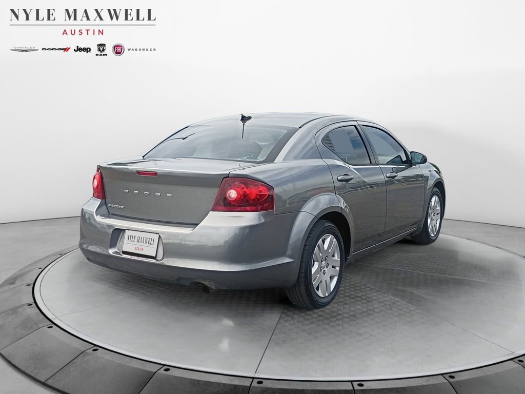 Used 2012 Dodge Avenger SE image 16