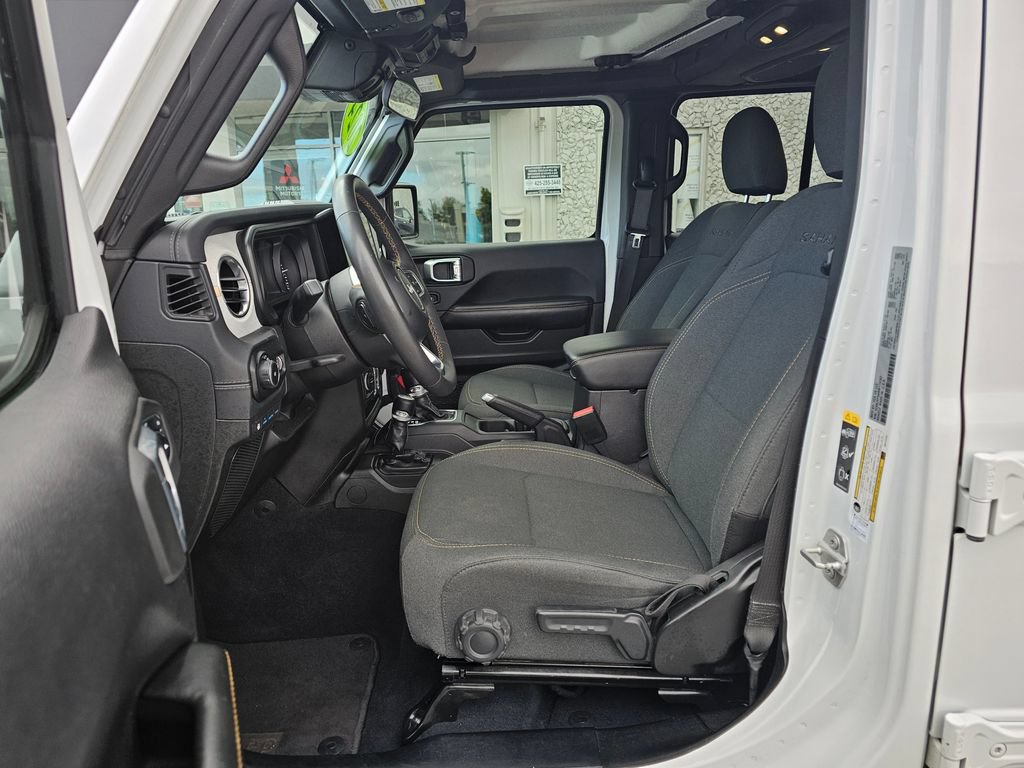 Used 2024 Jeep Wrangler Unlimited Sahara AWD/4WD image 17