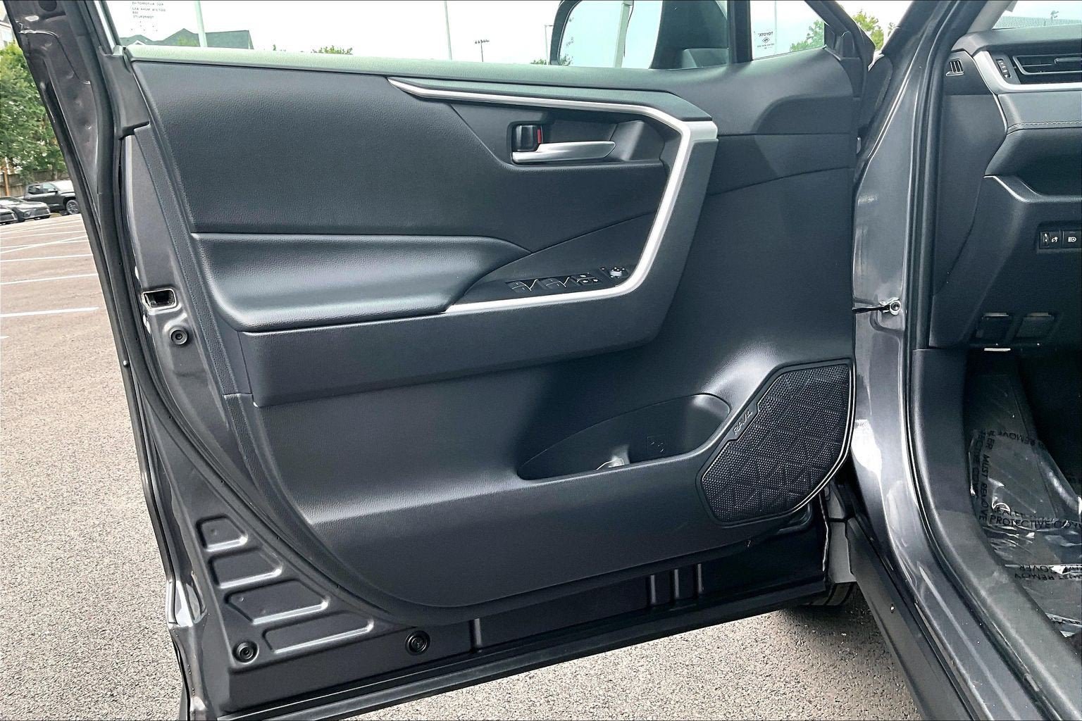 Used 2024 Toyota RAV4 XLE FWD image 21