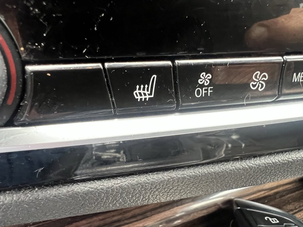 Used 2022 BMW 540i xDrive w/ Premium Package image 22