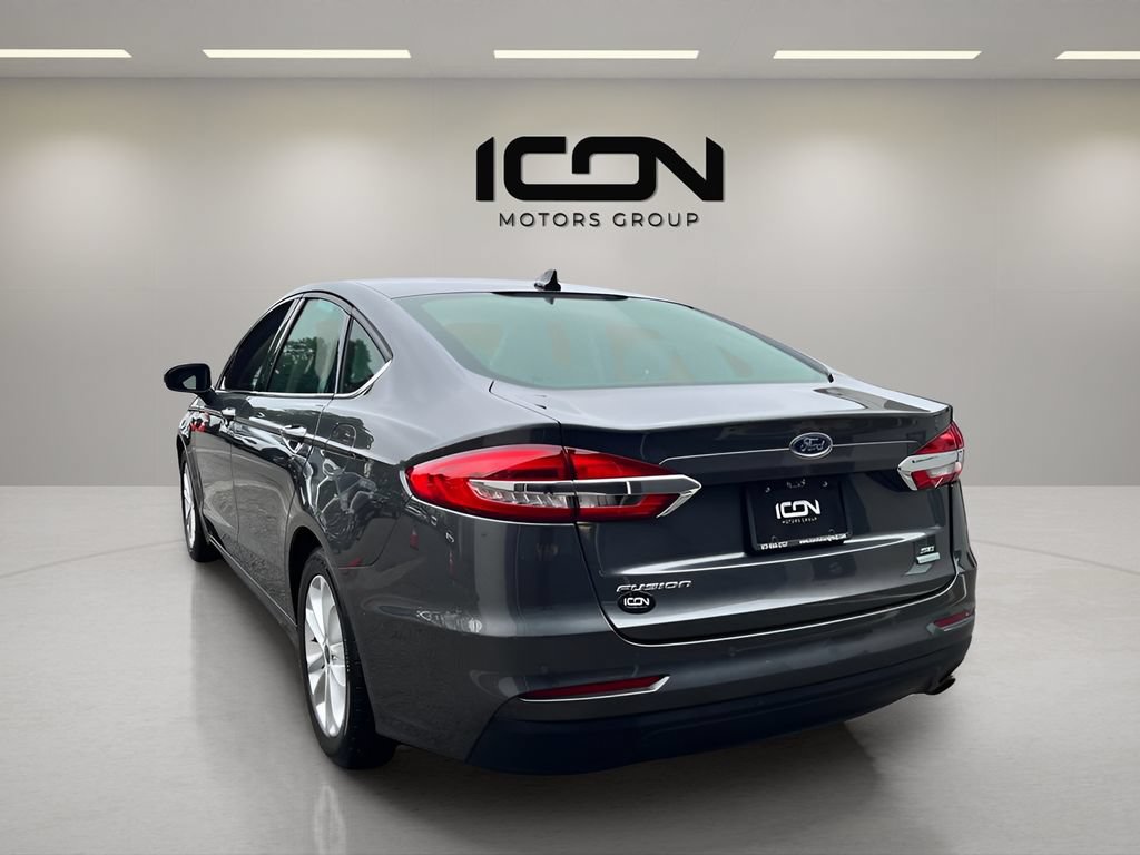 Used 2019 Ford Fusion SE FWD image 3