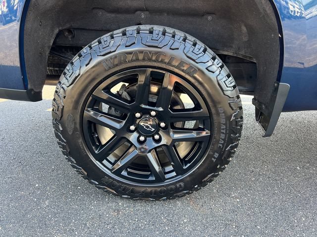 Used 2023 Chevrolet Silverado 1500 LT Trail Boss w/ Protection Package AWD/4WD image 9