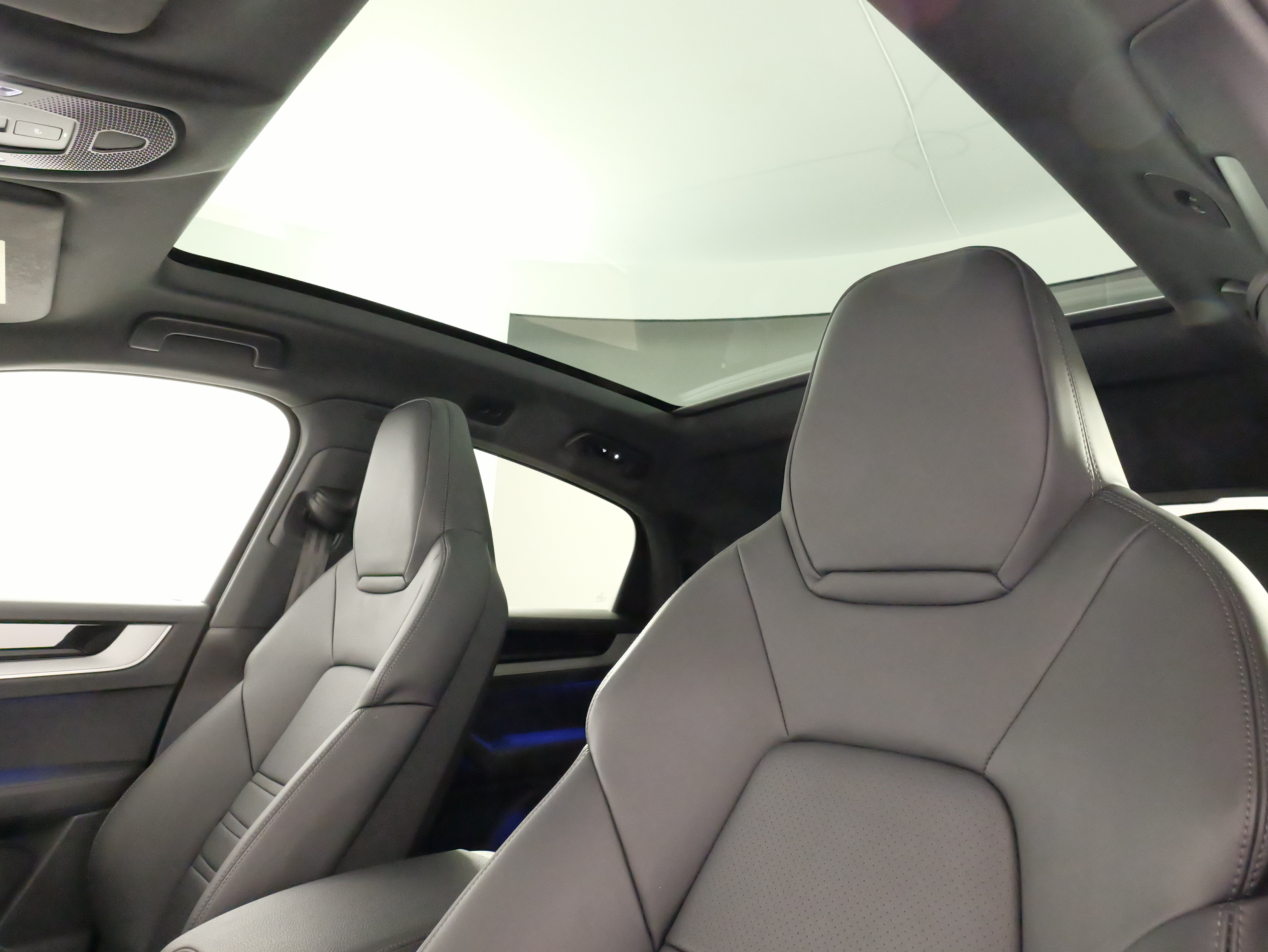 Used 2024 Porsche Cayenne S AWD/4WD image 32