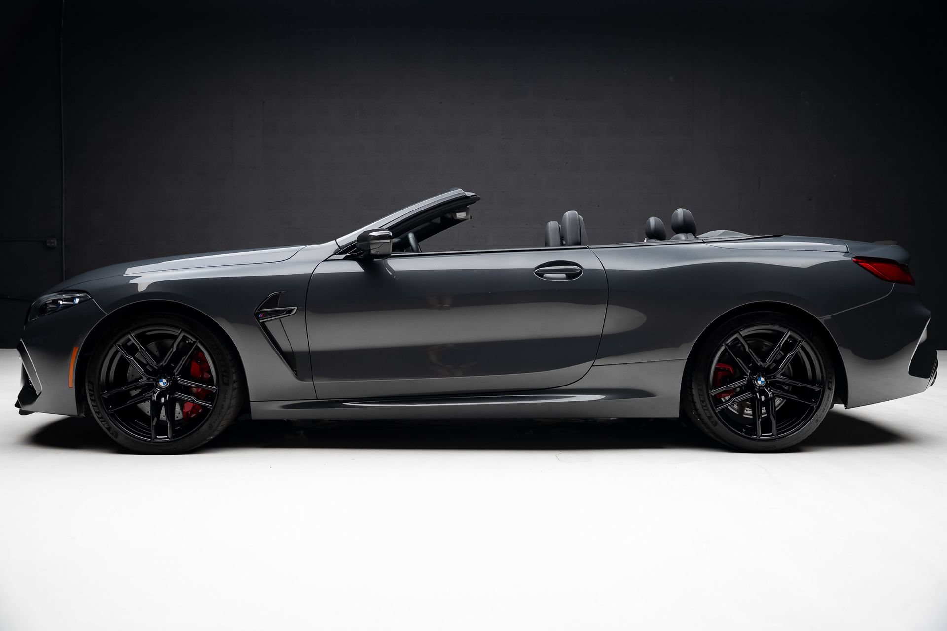 Used 2022 BMW M8 Competition w/ M Carbon Exterior Package AWD/4WD image 21