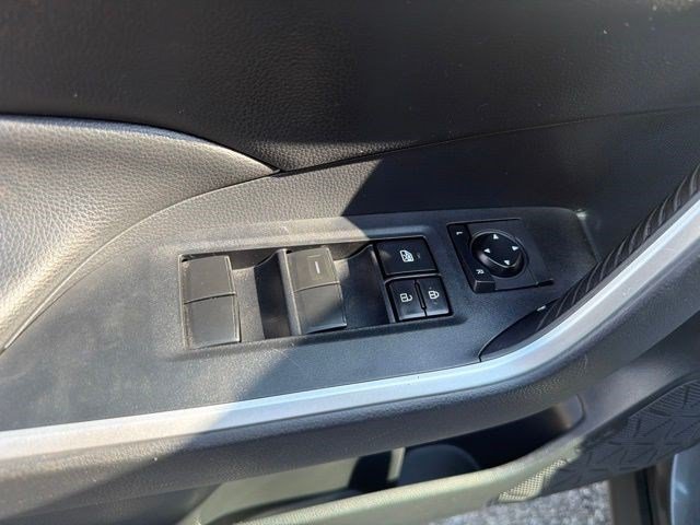 Used 2019 Toyota RAV4 XLE w/ Convenience Package AWD/4WD image 12