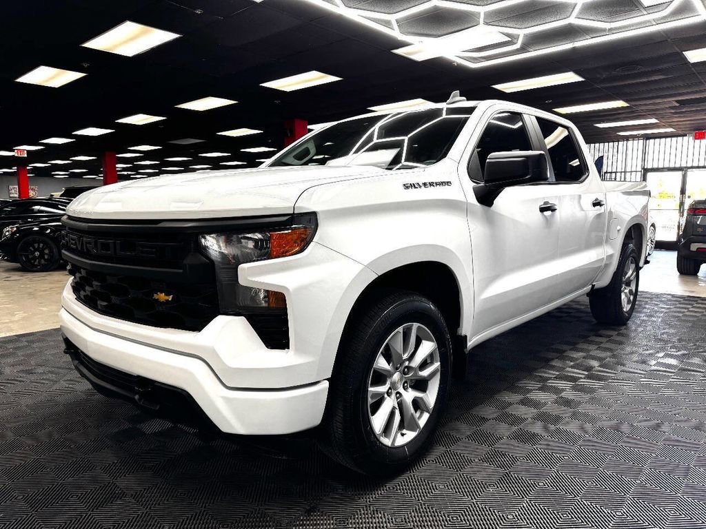 Used 2023 Chevrolet Silverado 1500 Custom image 7