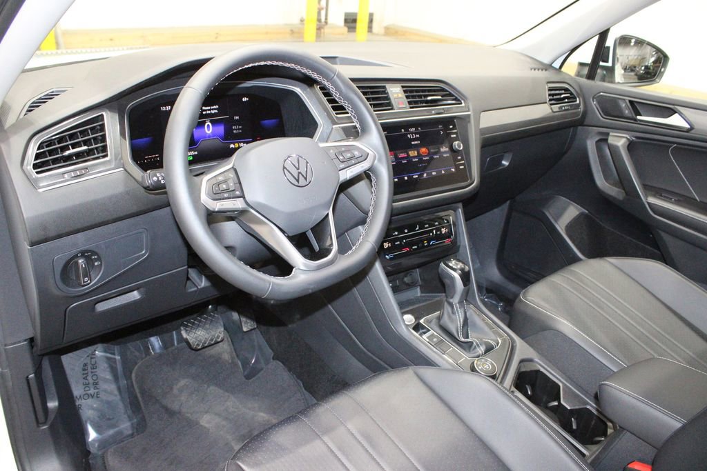 Used 2022 Volkswagen Tiguan SE image 18