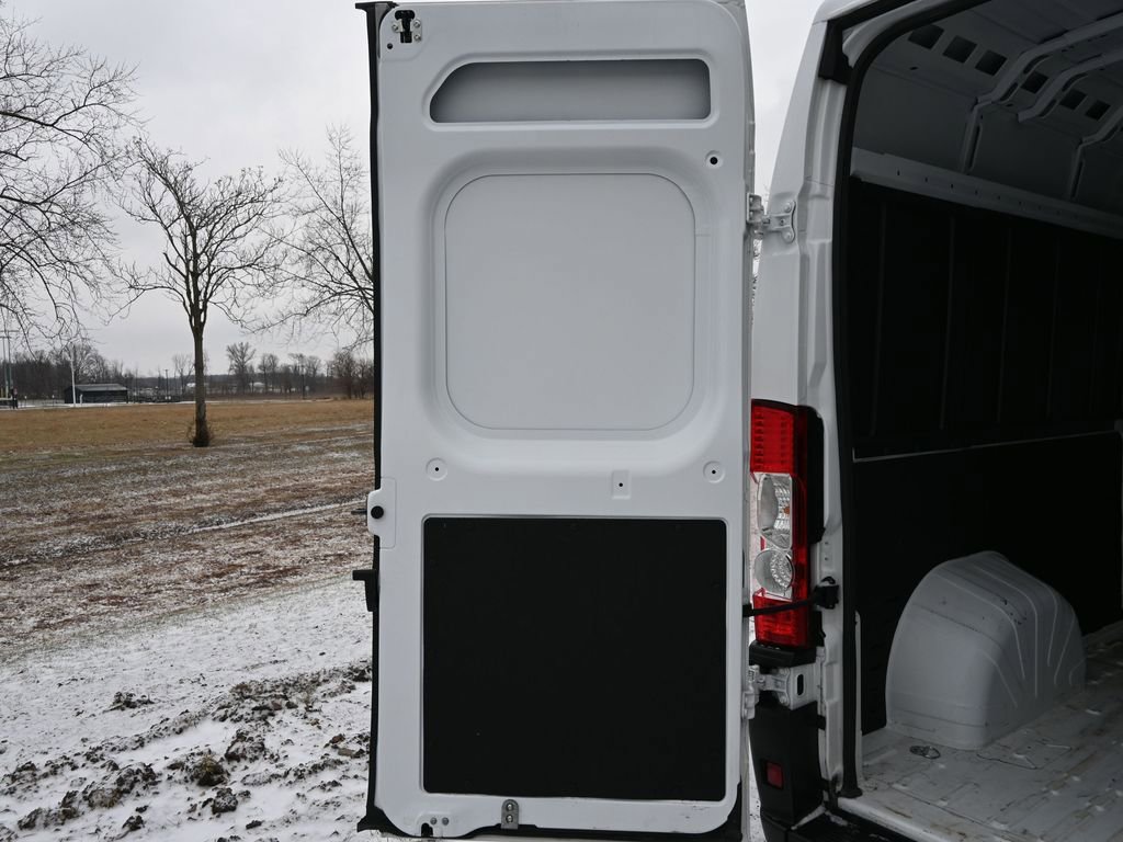 Used 2024 RAM ProMaster 2500 w/ Convenience Group image 10