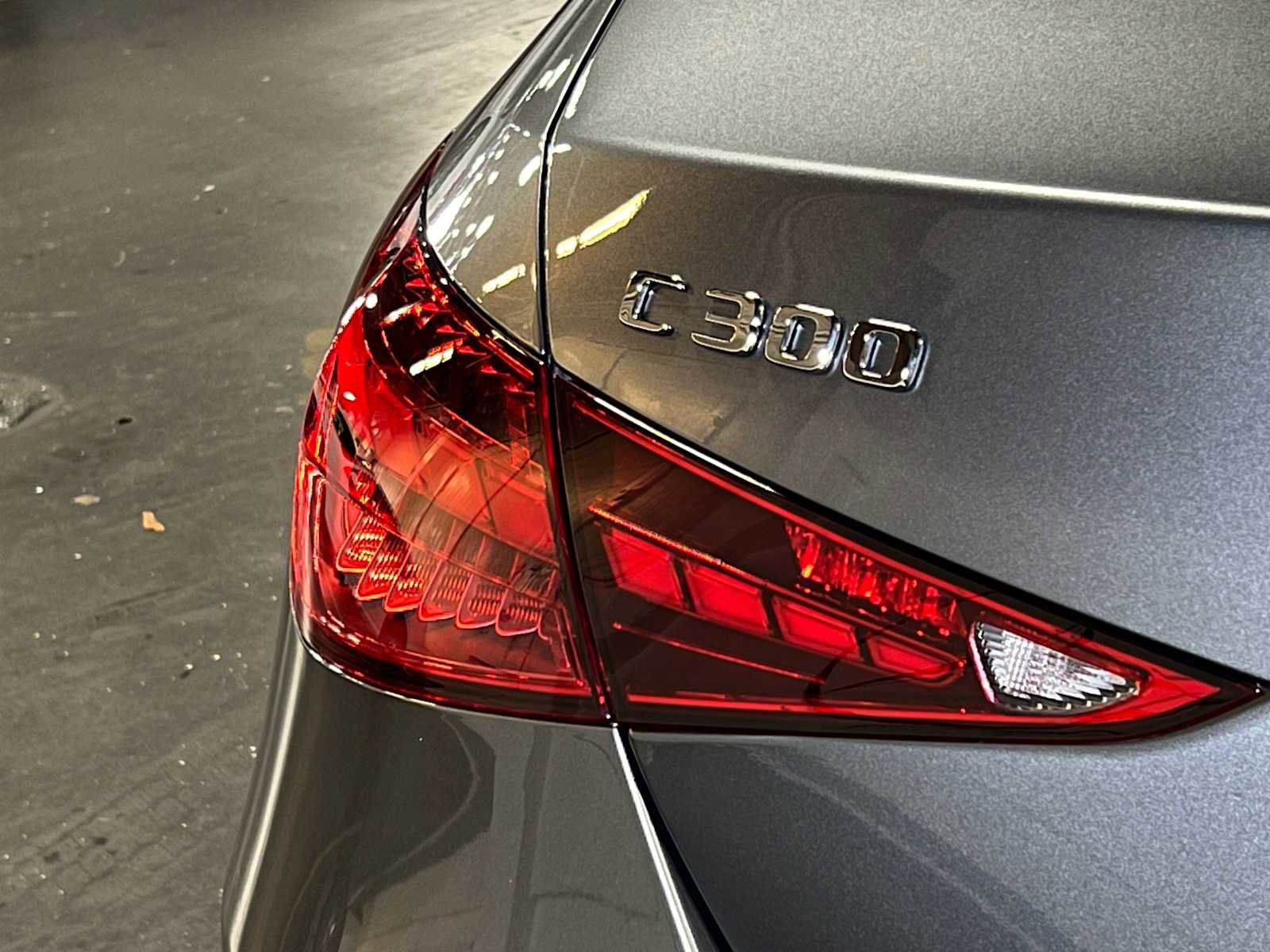 Used 2025 Mercedes-Benz C 300 4MATIC Sedan image 13