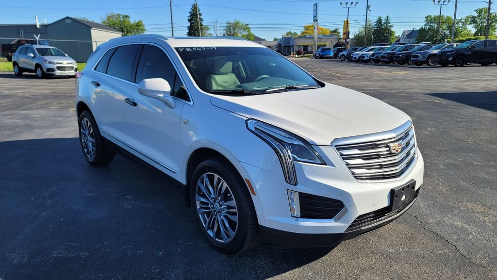 Used 2017 Cadillac XT5 Premium Luxury w/ LPO, Wheel Lock Package FWD image 16