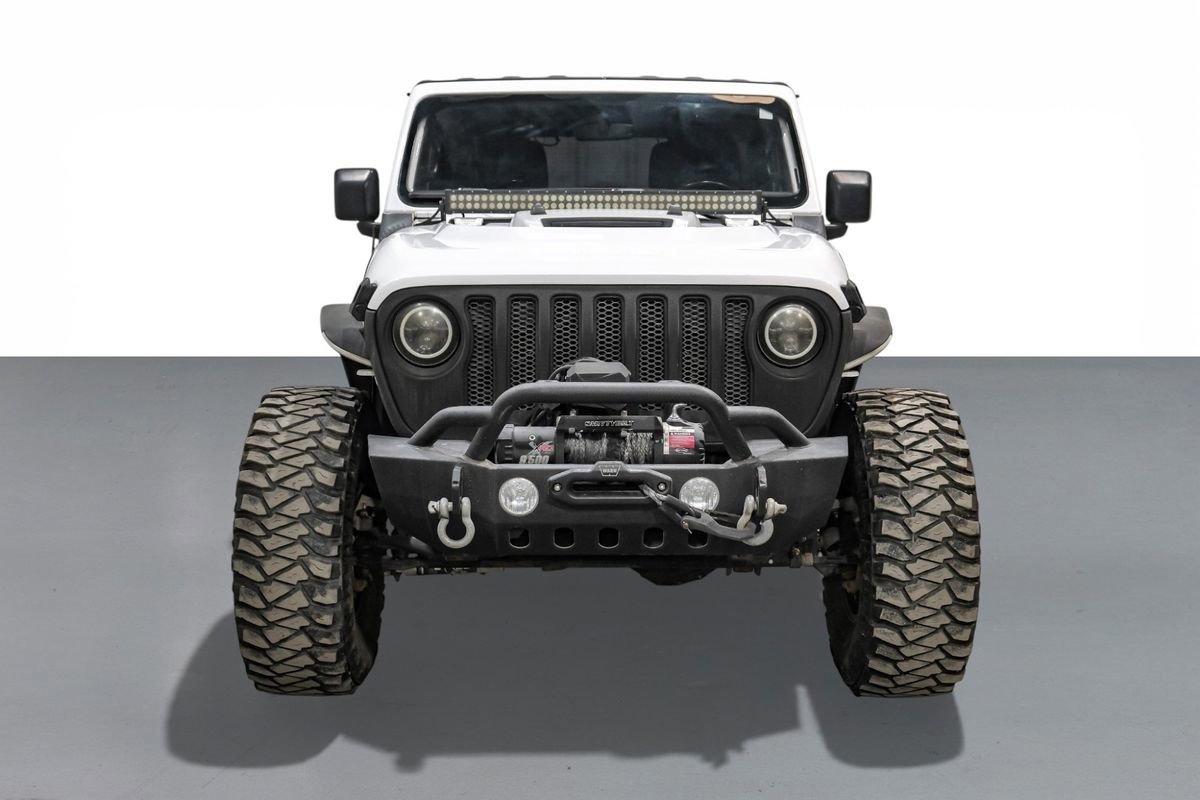 Used 2018 Jeep Wrangler Unlimited Sahara image 3