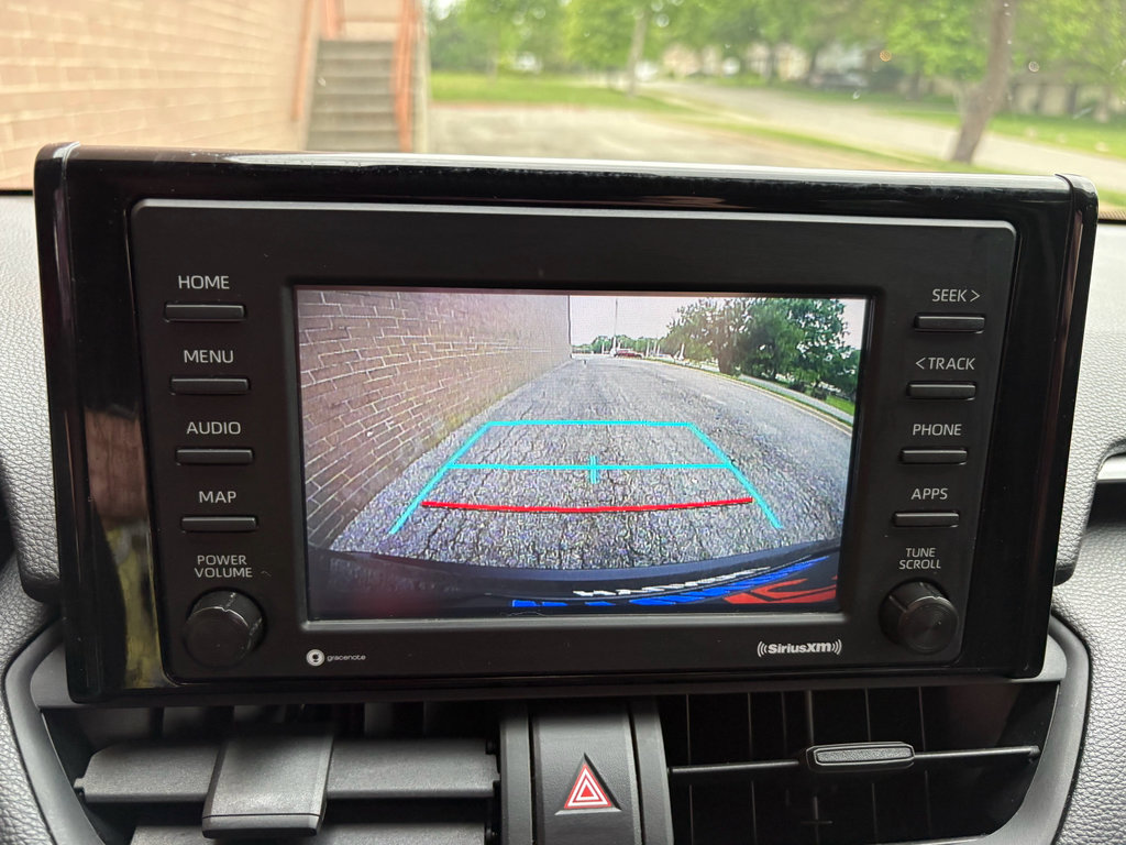 Used 2022 Toyota RAV4 LE AWD/4WD image 32