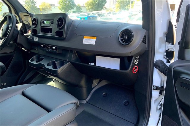Used 2024 Mercedes-Benz Sprinter 2500 image 14