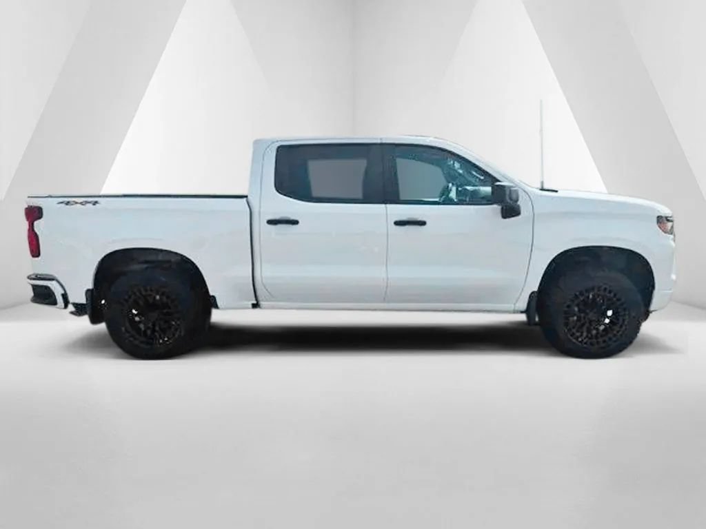 Used 2023 Chevrolet Silverado 1500 Custom AWD/4WD image 8