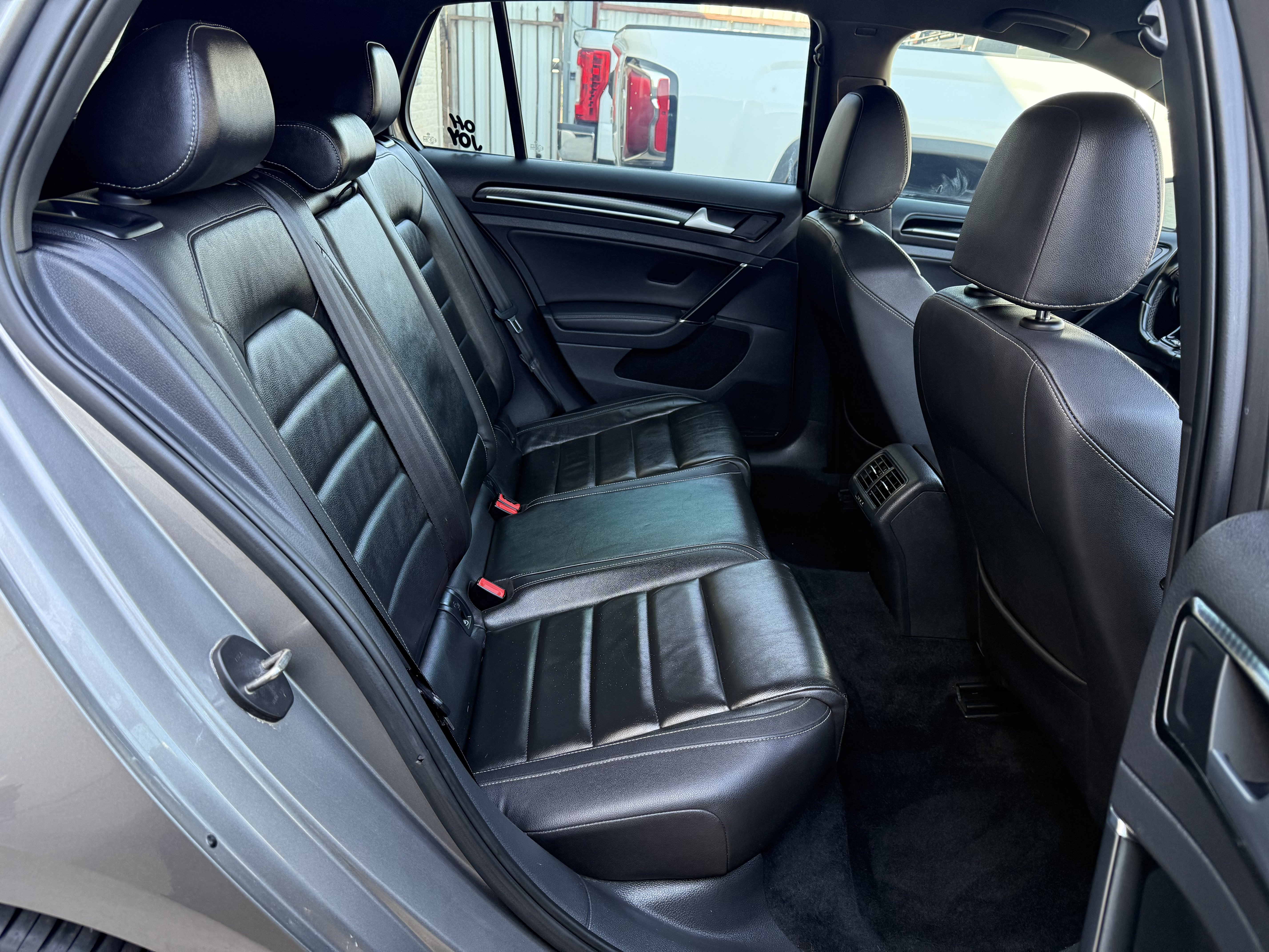 Used 2015 Volkswagen Golf R 4-Door image 12